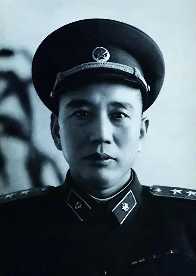 着氧气无法站立请一位老友代他投票九游会徐海东最后一次参加大会吸(图4)